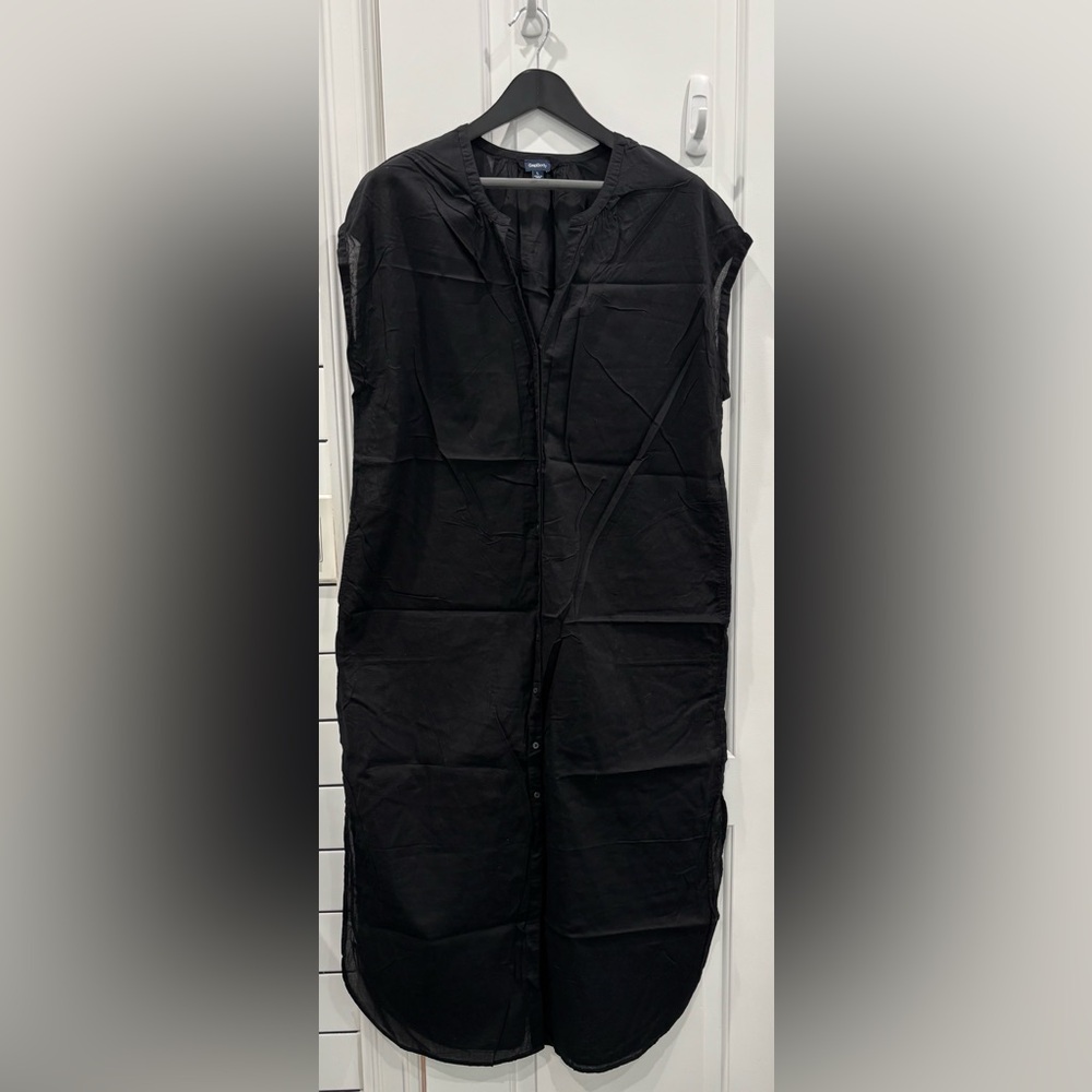 GAP Black Sleeveless Maxi Dress with V-Neck